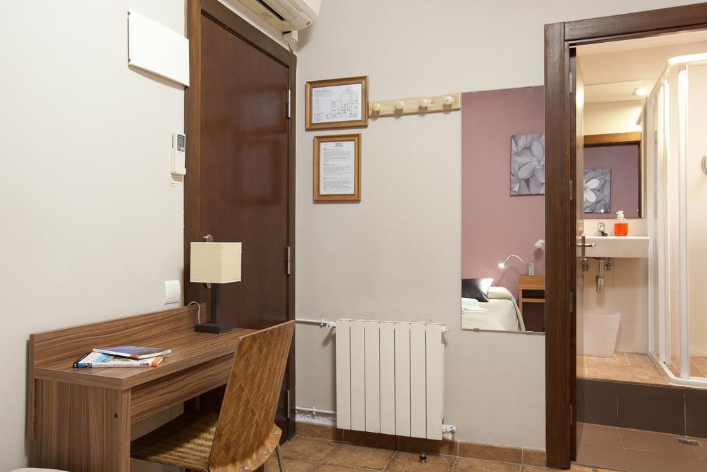 Pension Mariluz Barcelona Phòng bức ảnh