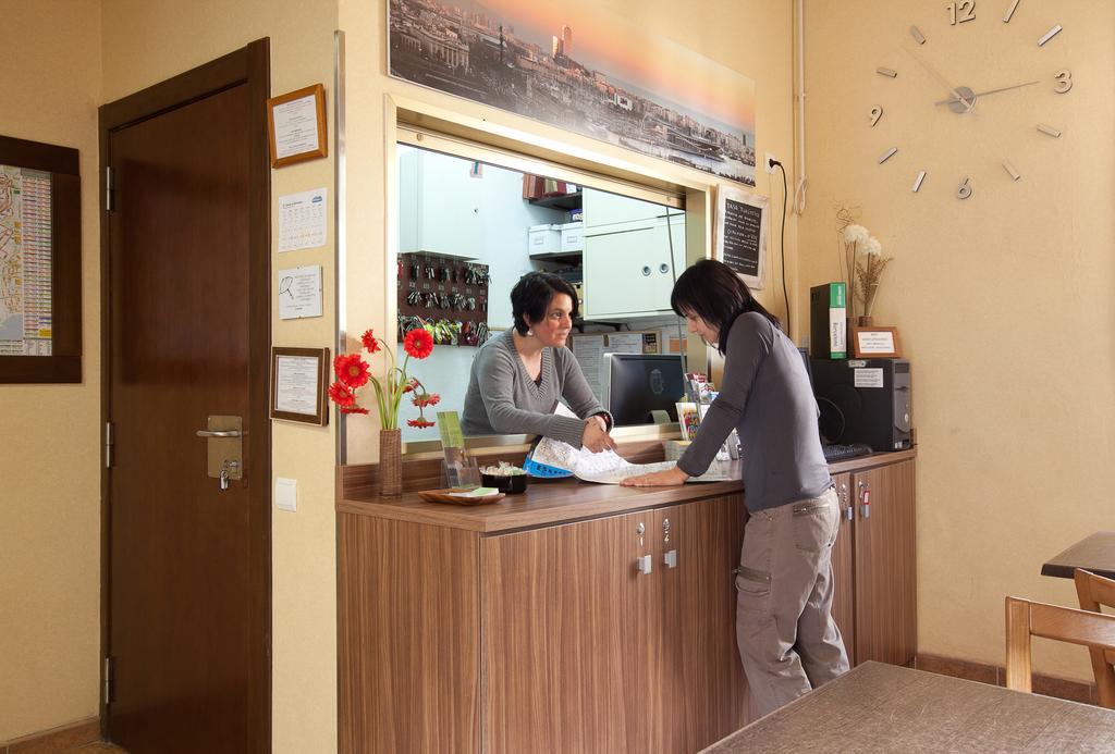 Pension Mariluz Barcelona Ngoại thất bức ảnh