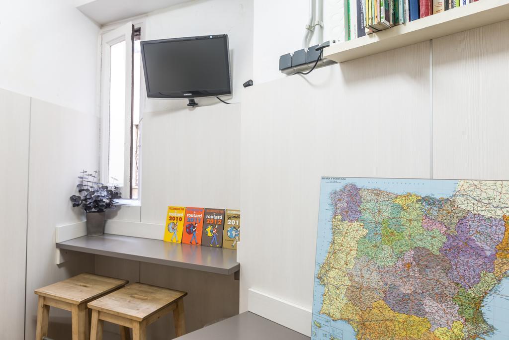 Pension Mariluz Barcelona Ngoại thất bức ảnh