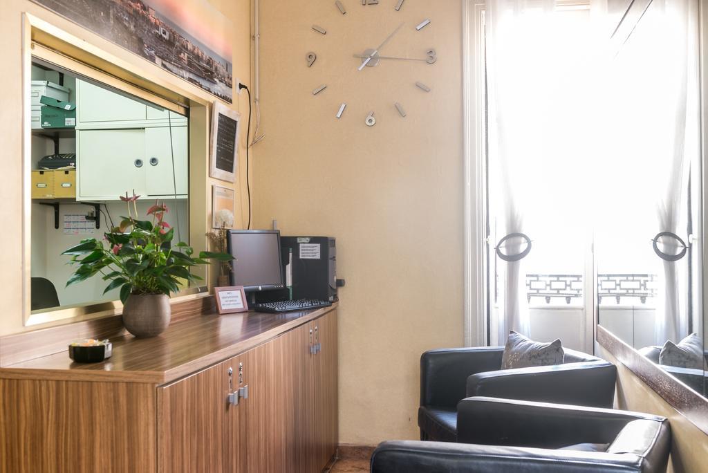 Pension Mariluz Barcelona Ngoại thất bức ảnh