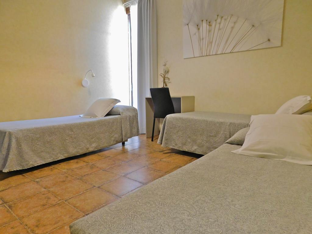 Pension Mariluz Barcelona Ngoại thất bức ảnh