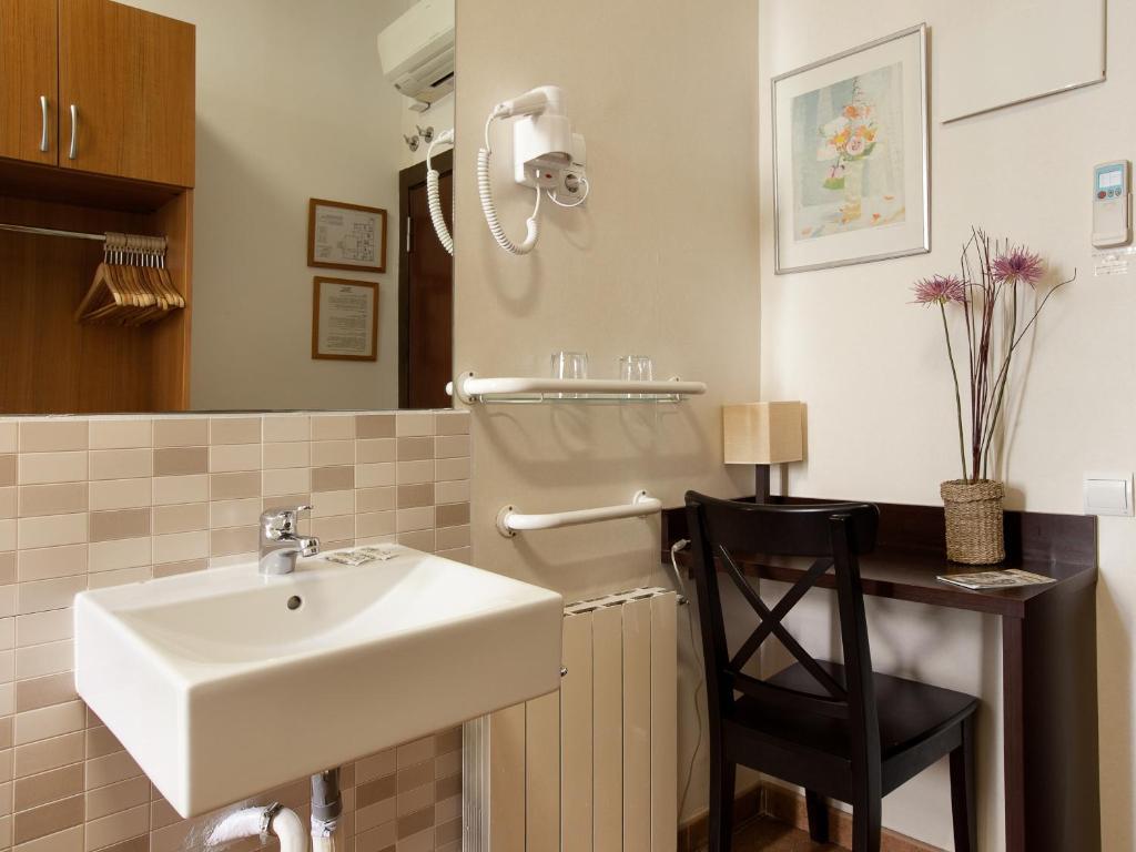 Pension Mariluz Barcelona Phòng bức ảnh